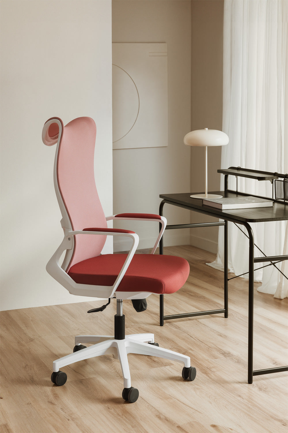 Chaise de bureau avec roulettes et accoudoirs Ribaute