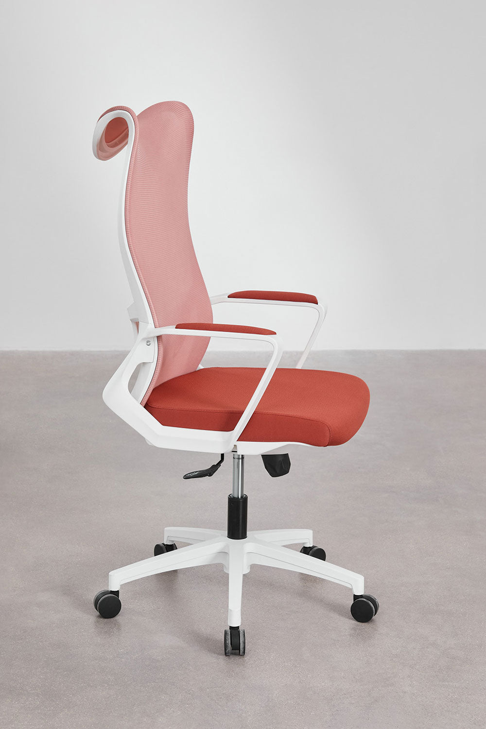 Chaise de bureau avec roulettes et accoudoirs Ribaute