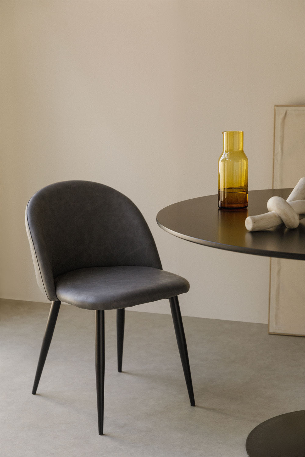 Chaise de salle à manger rembourrée en similicuir Kana