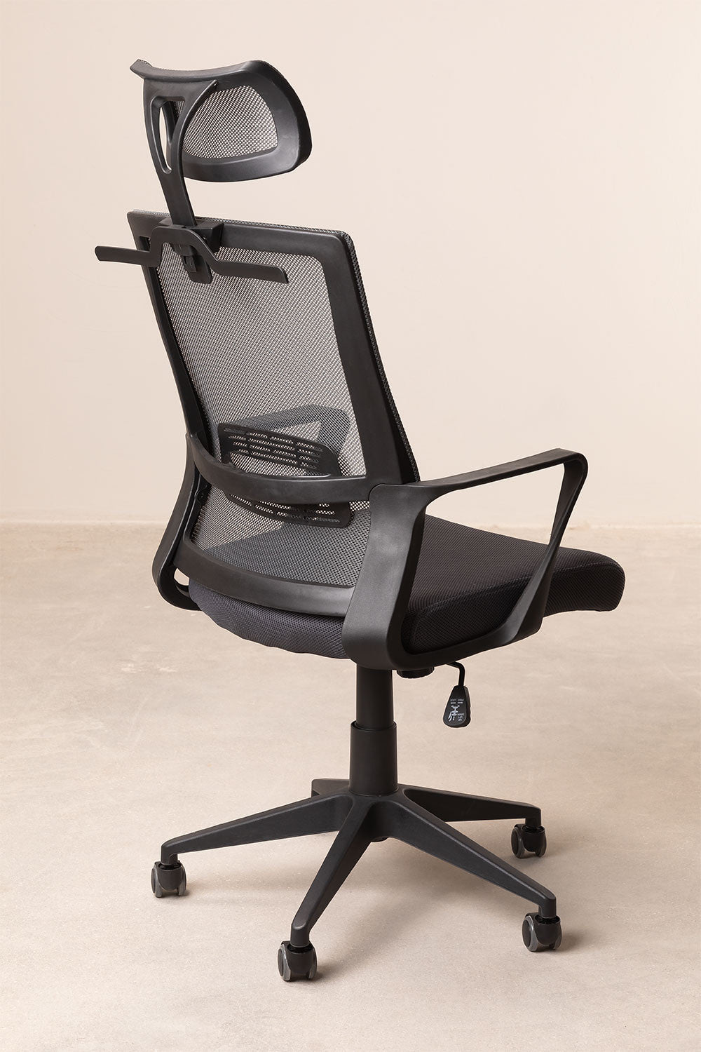 Chaise de bureau à roulettes avec appuie-tête en polypropylène Teill Black