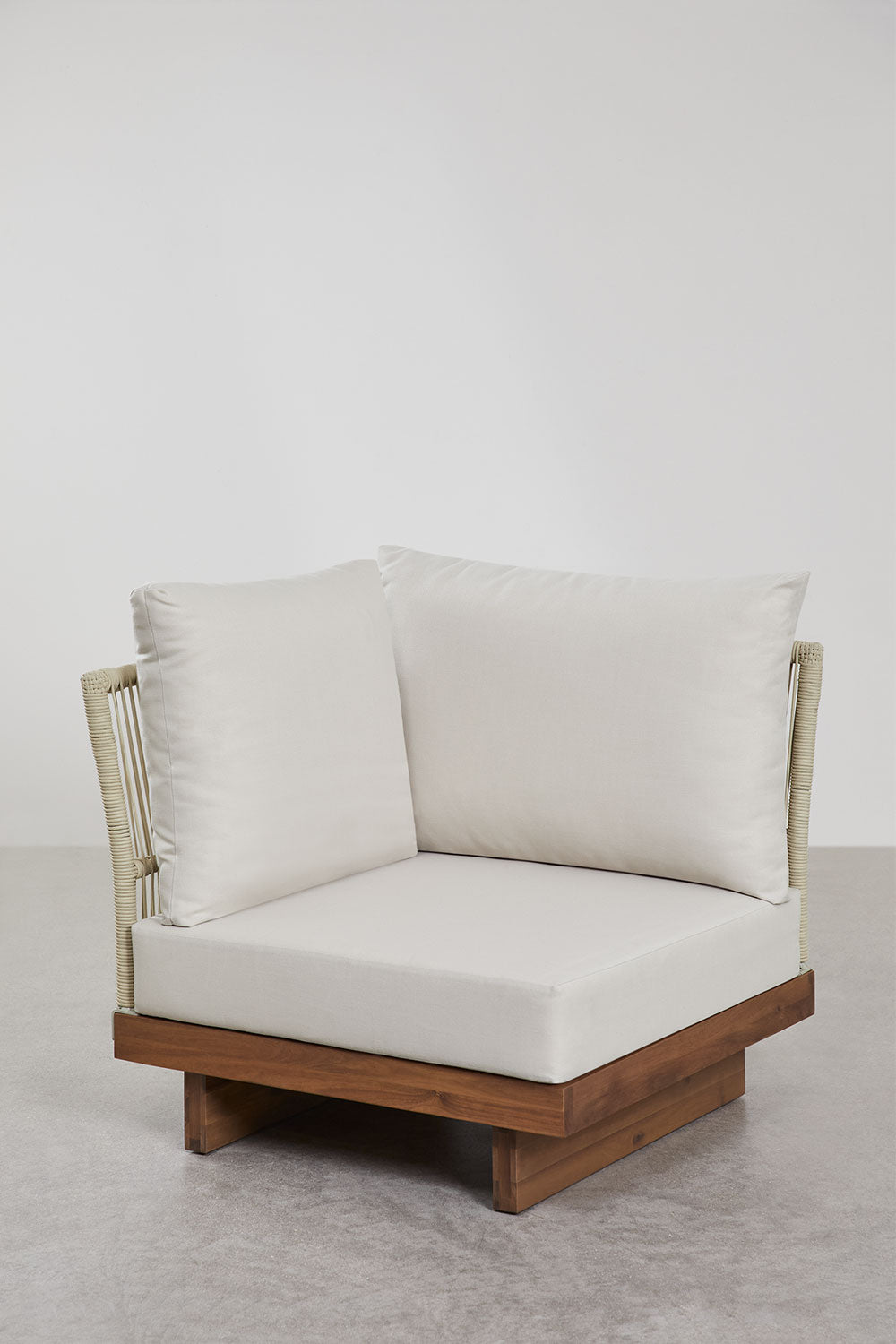 Ensemble de salon avec canapé modulable 3 pièces avec 2 fauteuils d'angle, table basse et pouf en bois d'acacia Dailin