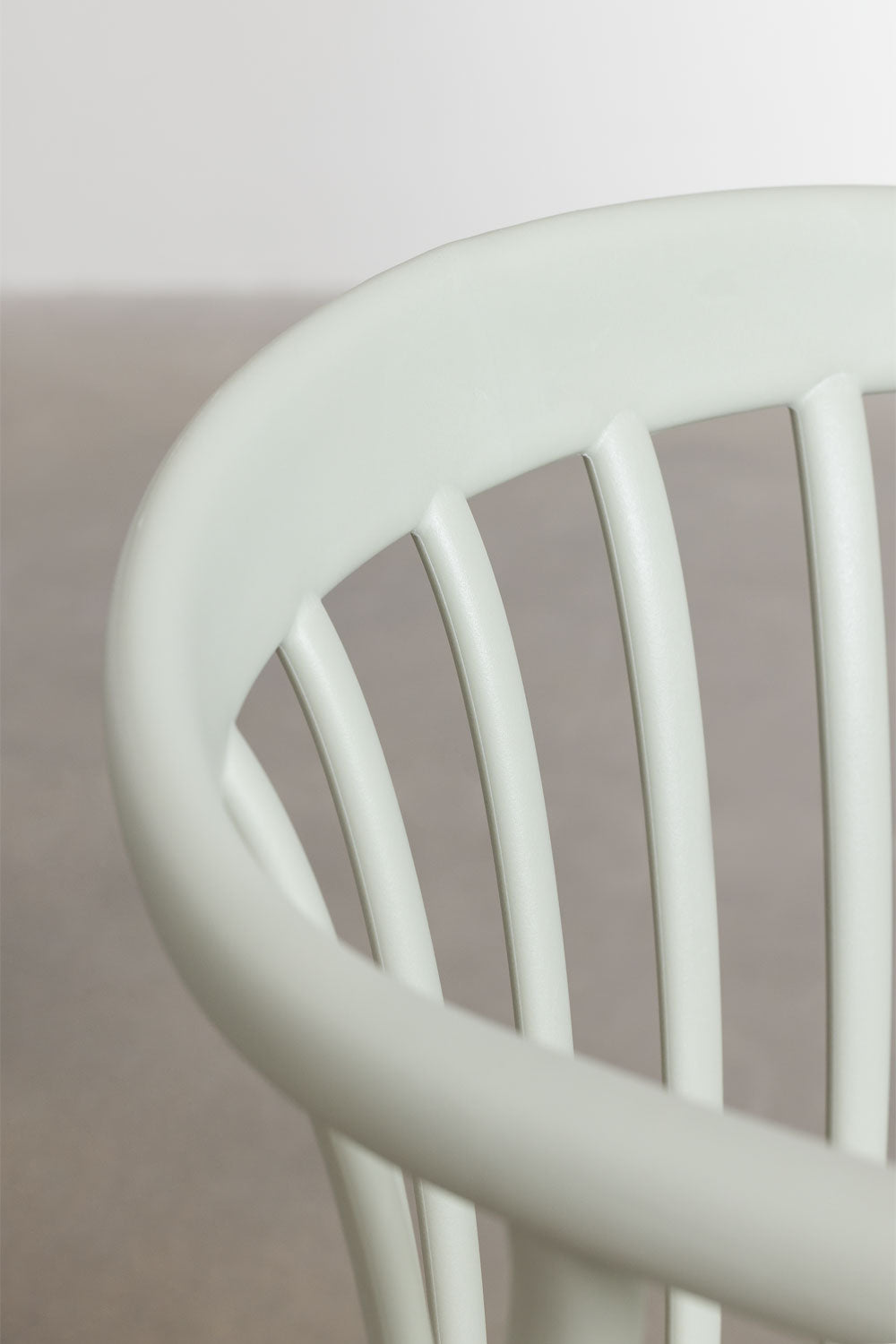 Ensemble table ronde Ø125 cm en aluminium Valerie et 6 chaises de jardin en polypropylène Ivor