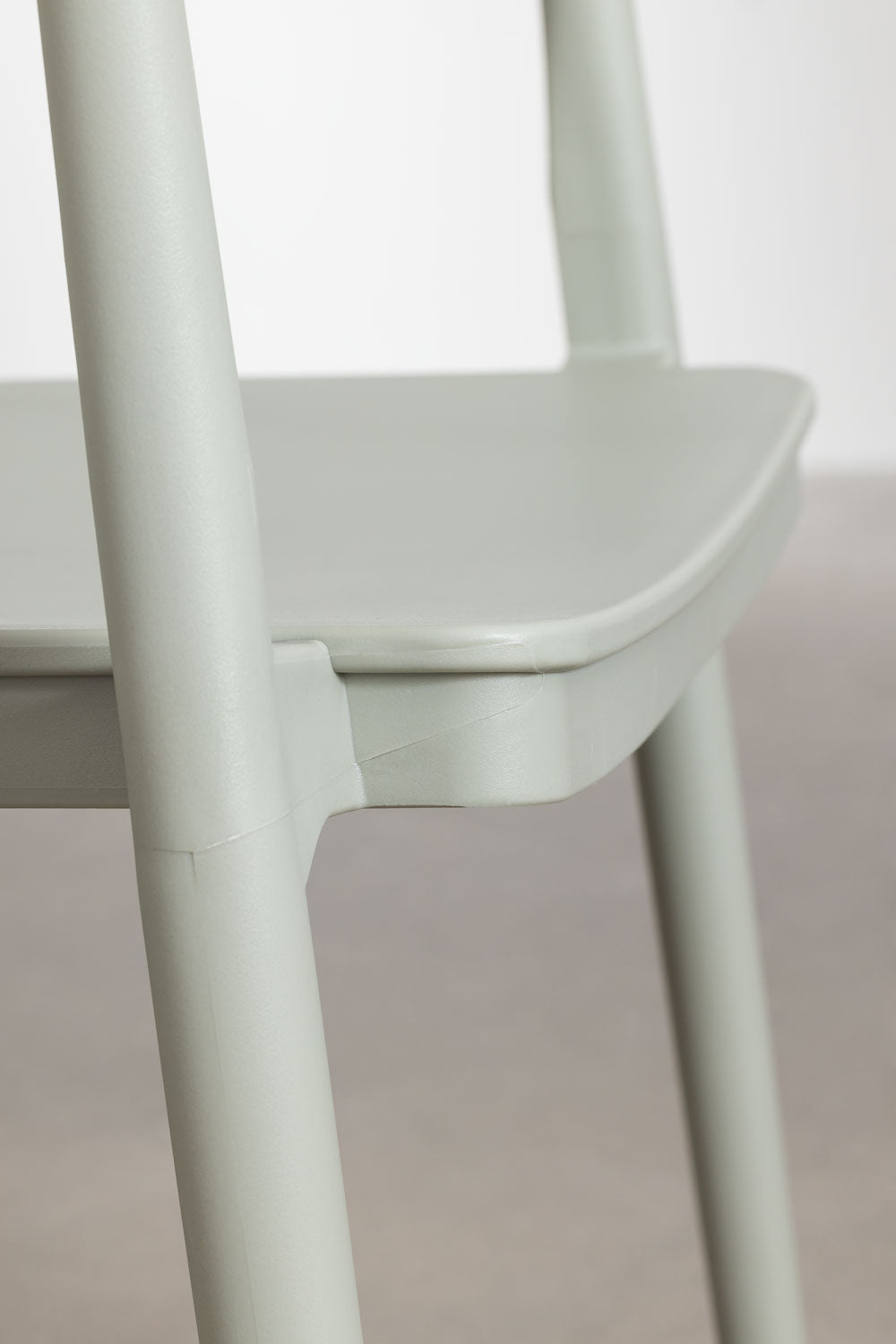 Ensemble table ronde Ø125 cm en aluminium Valerie et 6 chaises de jardin en polypropylène Ivor