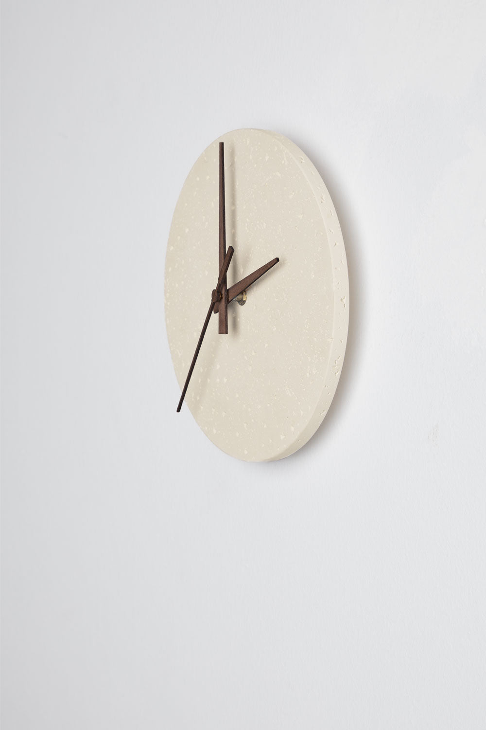 Horloge murale Ø25 en ciment Relyo