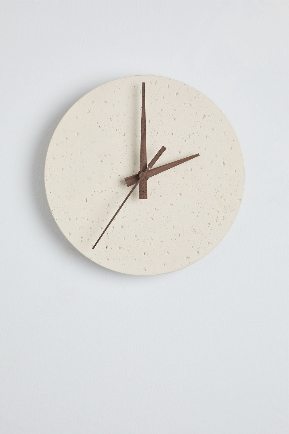 Horloge murale Ø25 en ciment Relyo