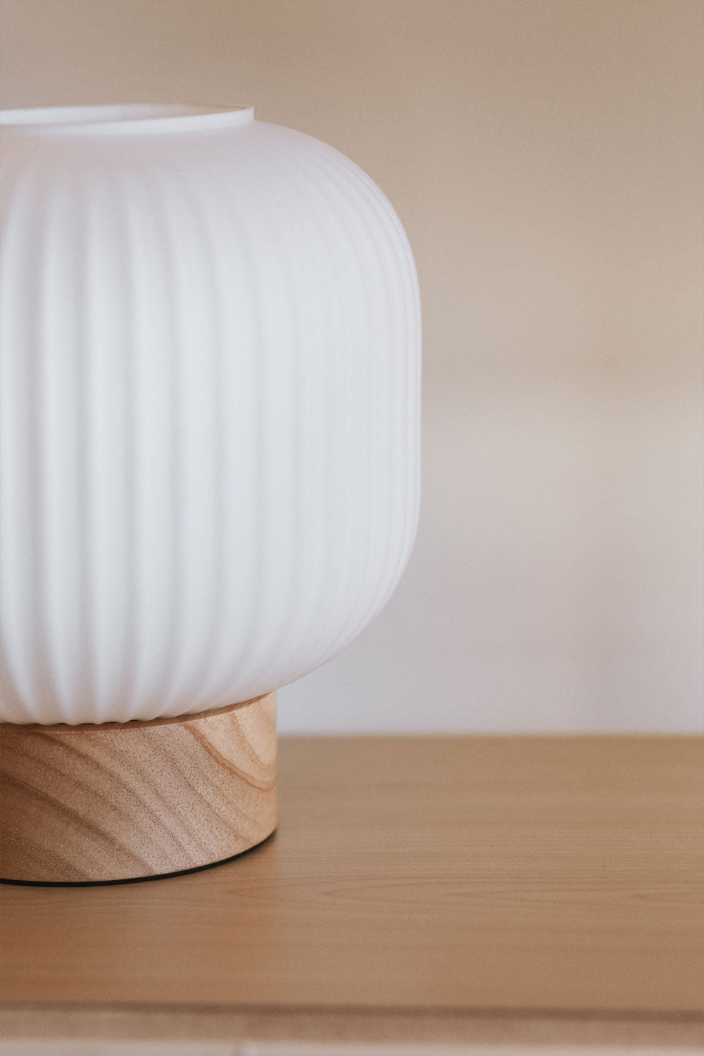 Lampe de table en bois et verre Bruner