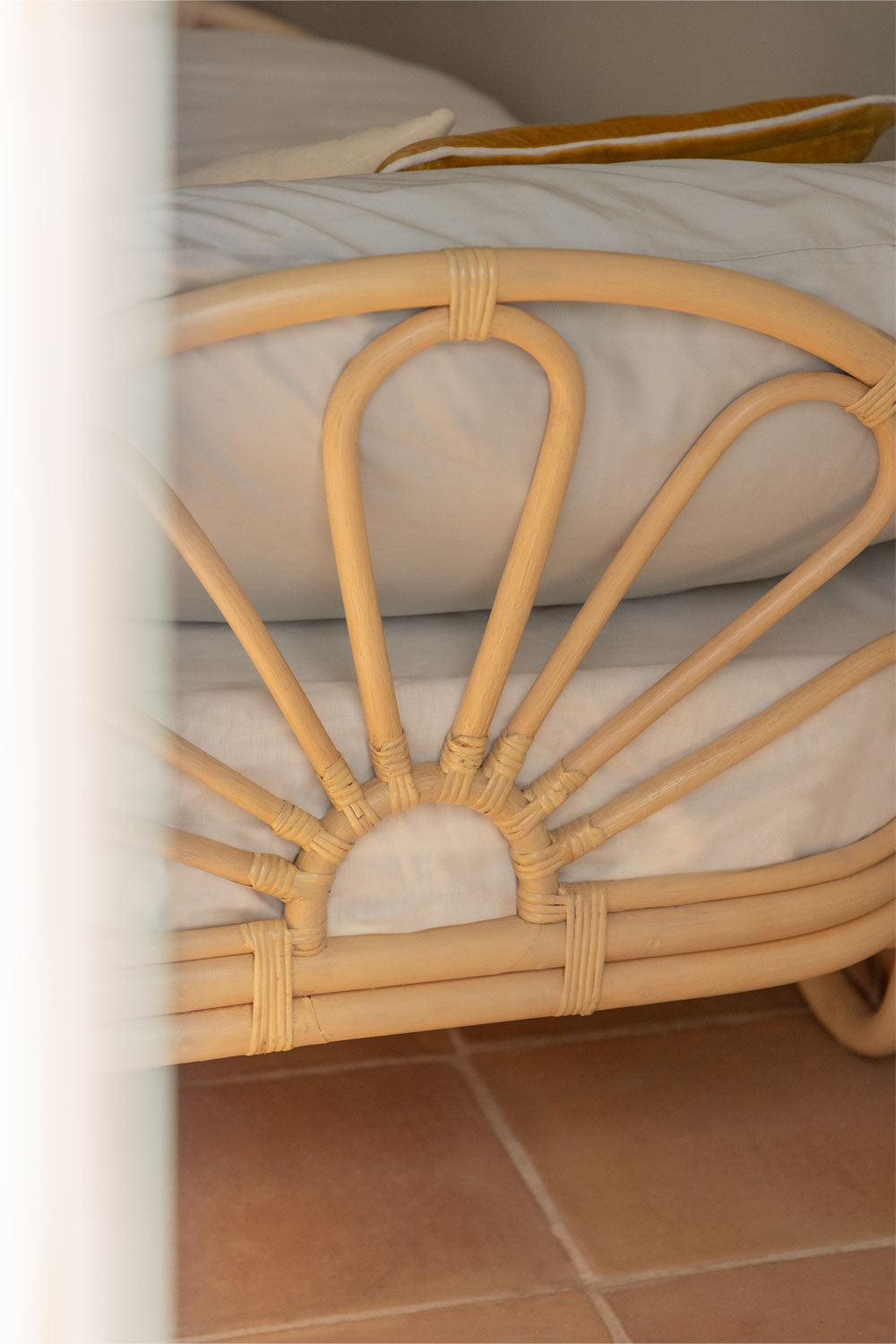 Lit en rotin avec matelas Dahlia Kids