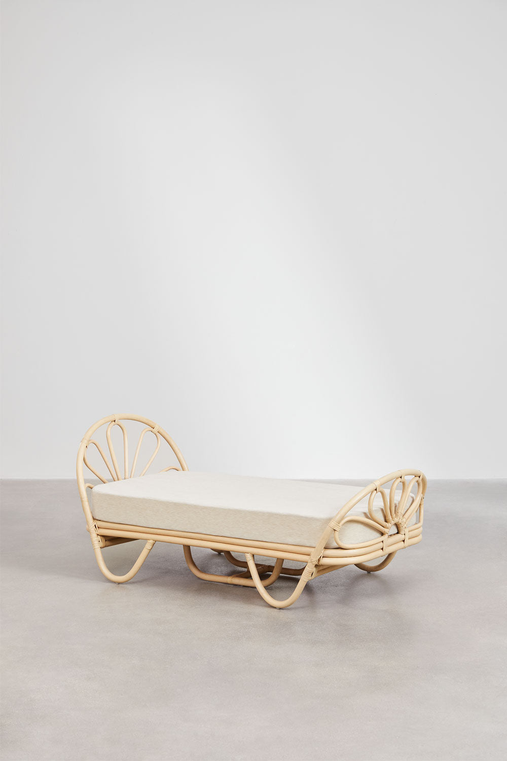 Lit en rotin avec matelas Dahlia Kids