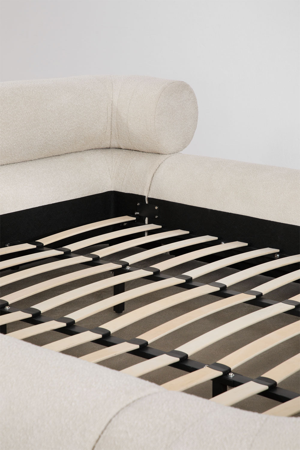 Lit en tissu bouclé Bernaste
