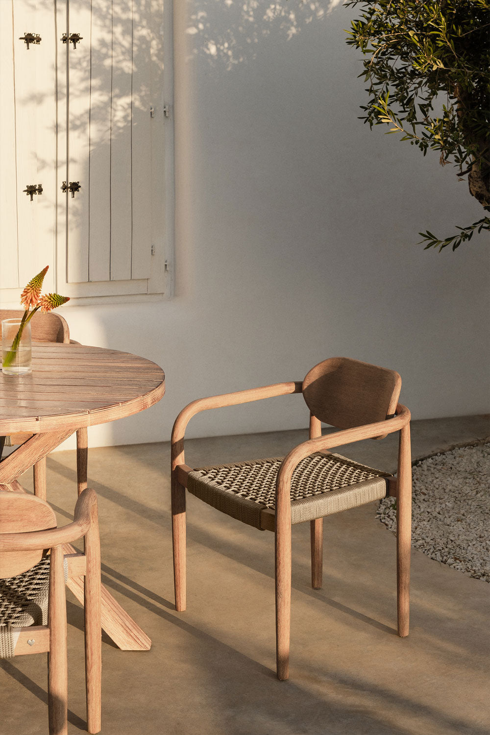 Pack de 2 chaises de jardin avec accoudoirs en bois Naele