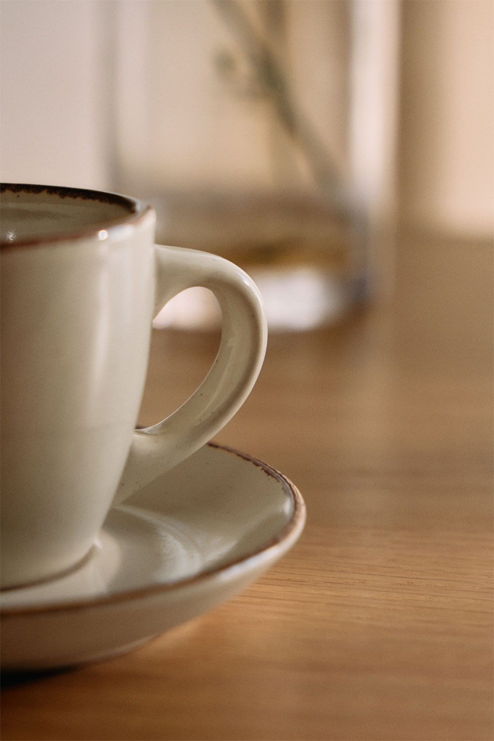 Lot de 2 tasses à café en grès Ronilena avec soucoupes, 9 cl