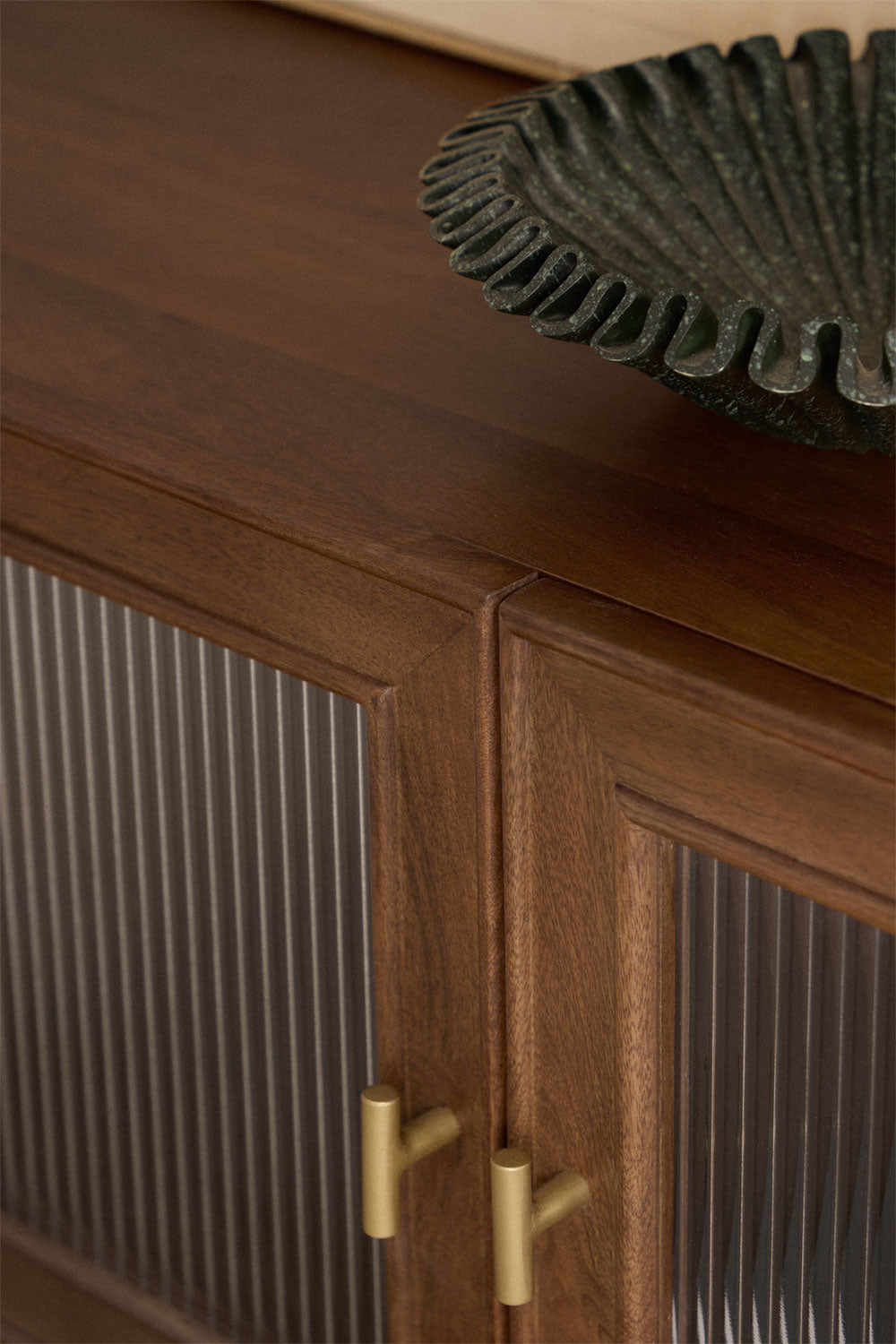 Meuble TV 170x45 cm en bois de manguier et verre Ildara