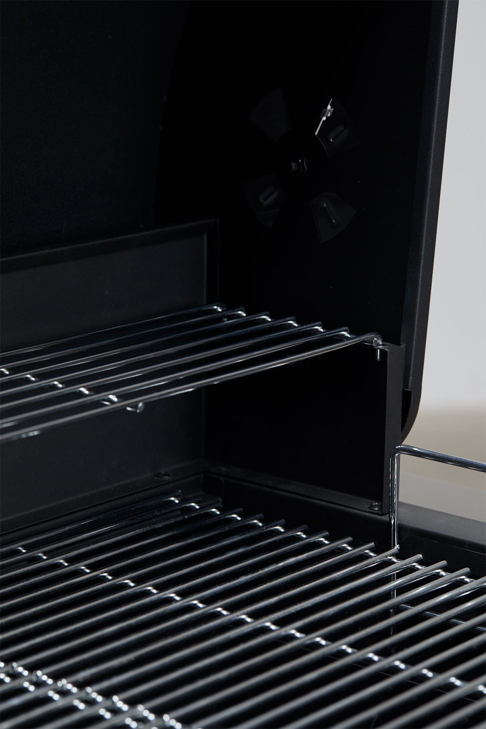 Module de rangement avec barbecue au charbon pour cuisine modulaire d'extérieur en acier Rivana