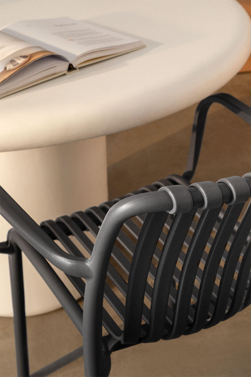 Pack de 4 chaises de salle à manger avec accoudoirs en polypropylène Wendell