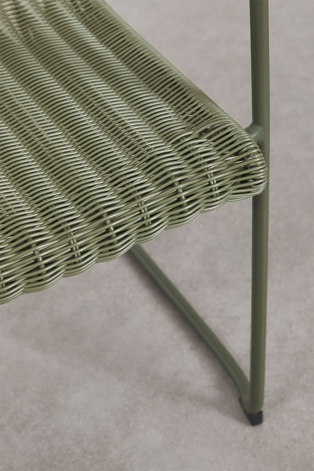 Pack de 4 chaises de salle à manger empilables avec accoudoirs en rotin synthétique et acier Revia