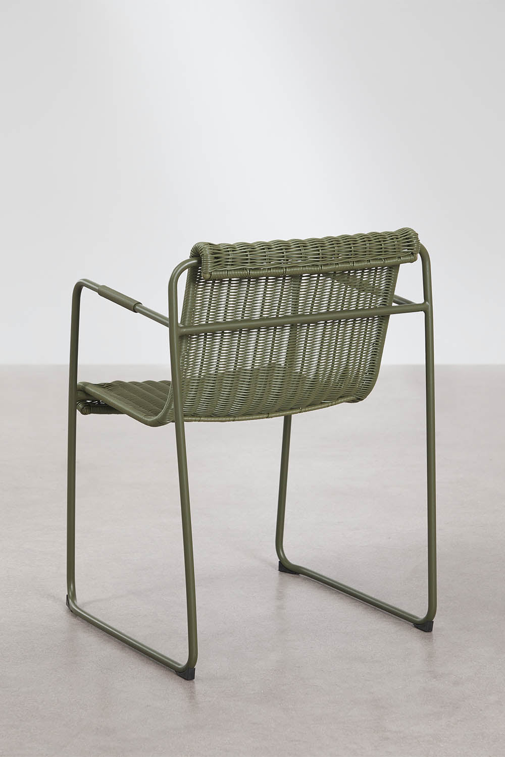 Pack de 4 chaises de salle à manger empilables avec accoudoirs en rotin synthétique et acier Revia