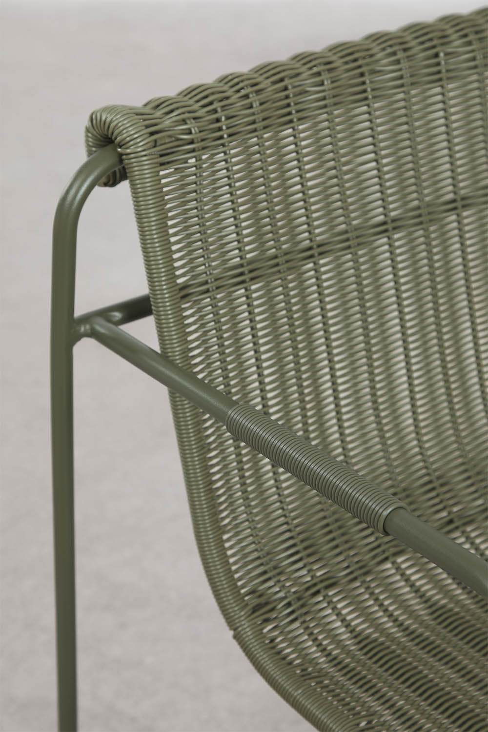 Pack de 4 chaises de salle à manger empilables avec accoudoirs en rotin synthétique et acier Revia