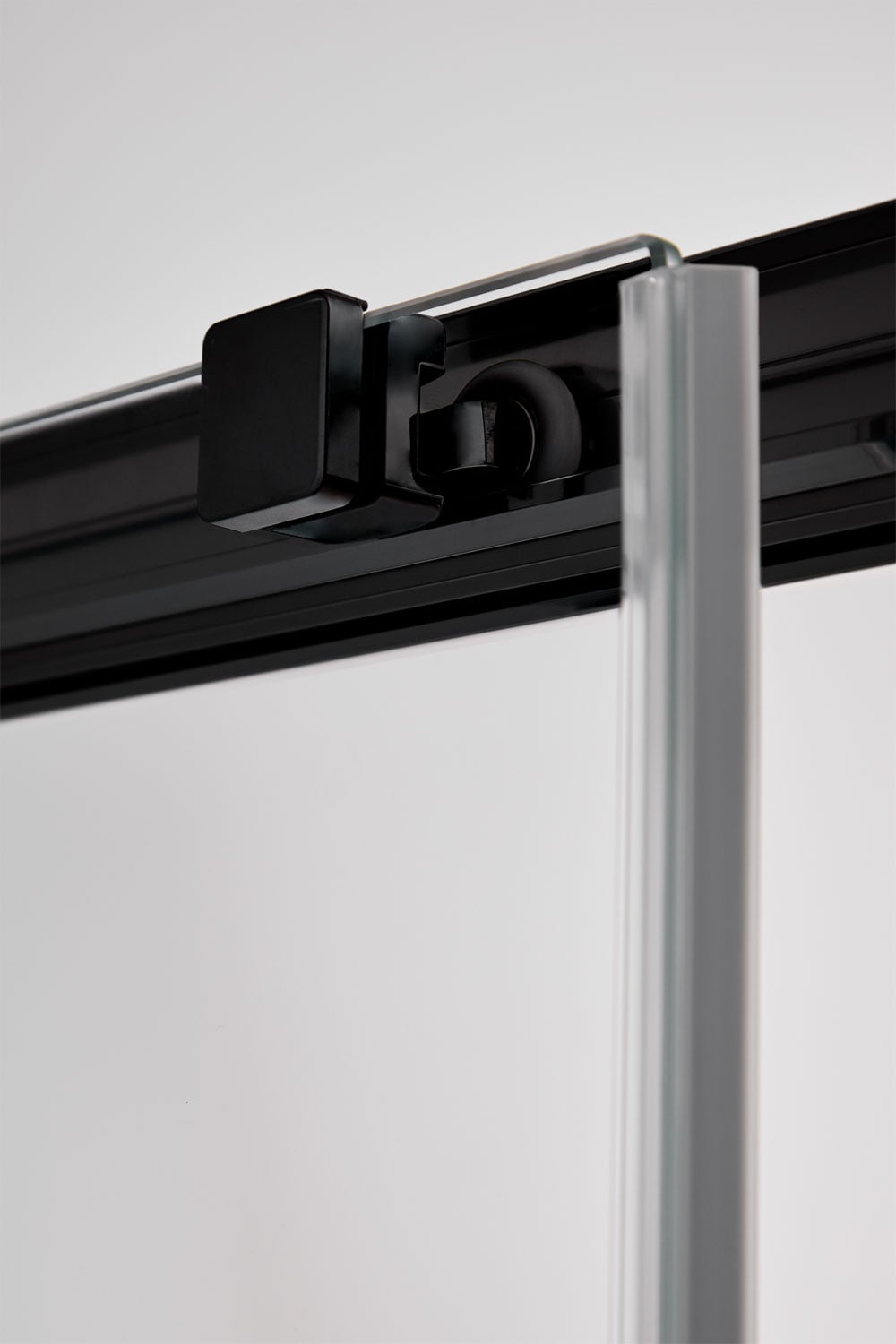 Mampara de douche à accès frontal avec porte coulissante à fermeture douce, verre trempé 6 mm et aluminium Dover