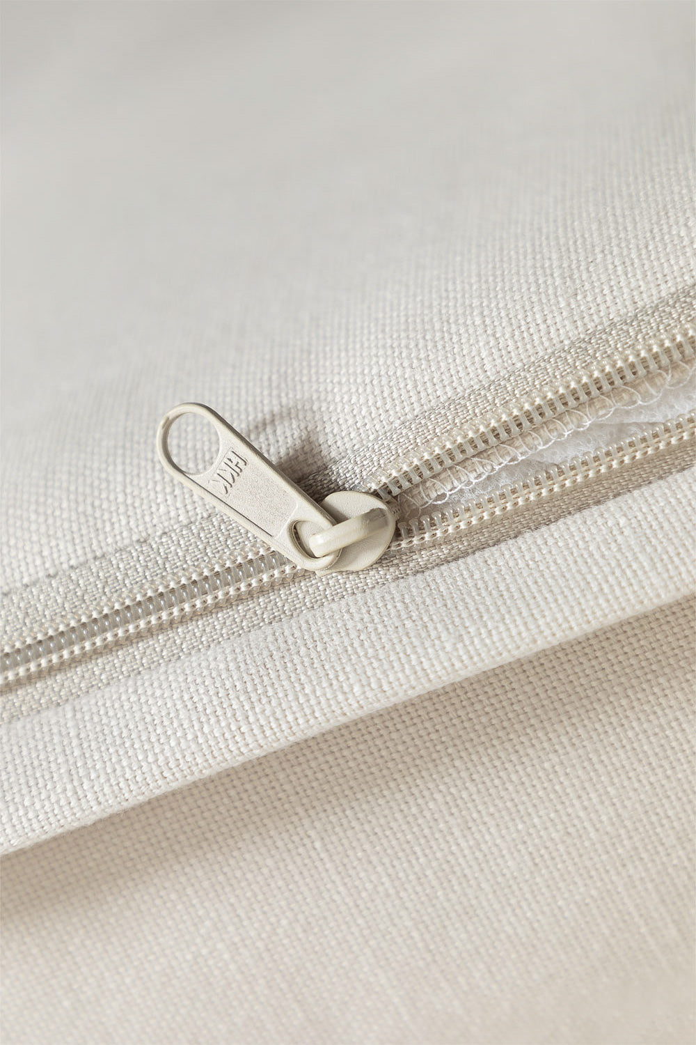 Ensemble de jardin avec canapé modulaire 3 pièces avec accoudoirs et table basse en bois d'acacia Branson