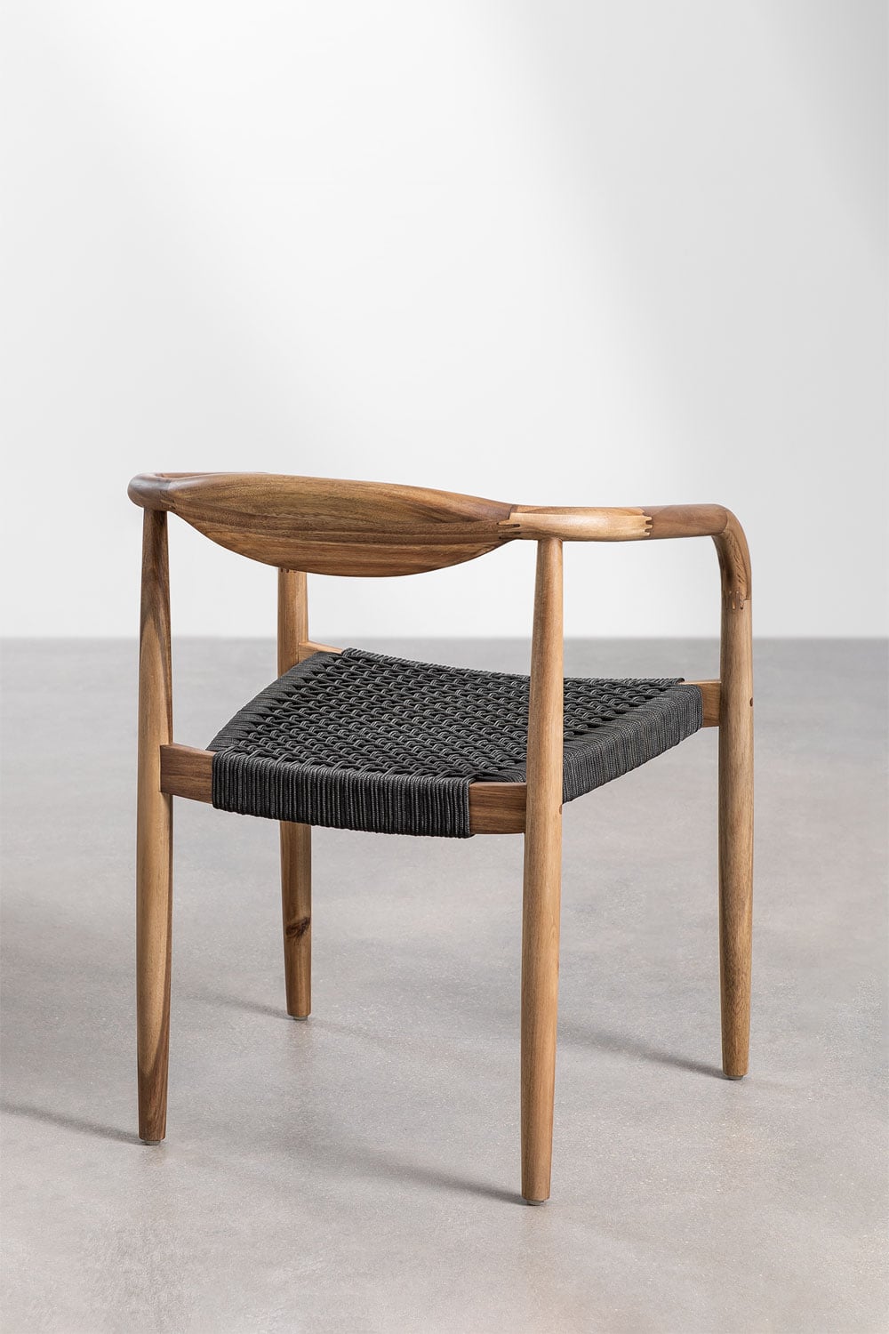 Set de table rectangulaire 270x110 cm en ciment Sirvon et 10 chaises de jardin avec accoudoirs en bois d'acacia Mallory