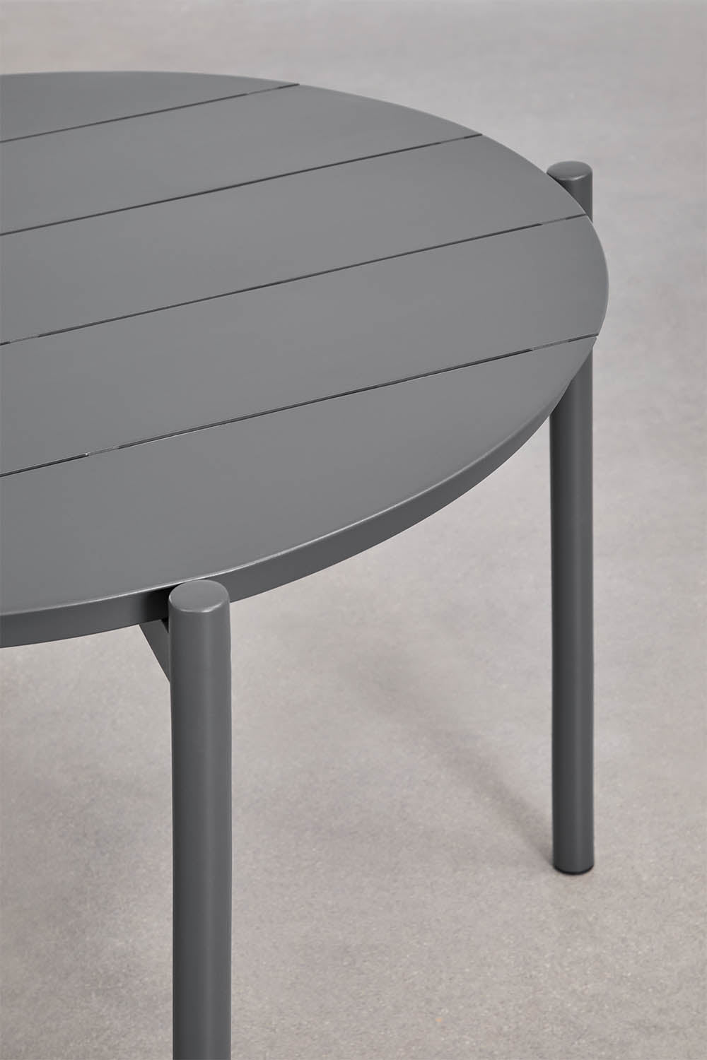 Set de table ronde Ø110 cm en aluminium Elton et 4 chaises de jardin empilables en polypropylène Graneli