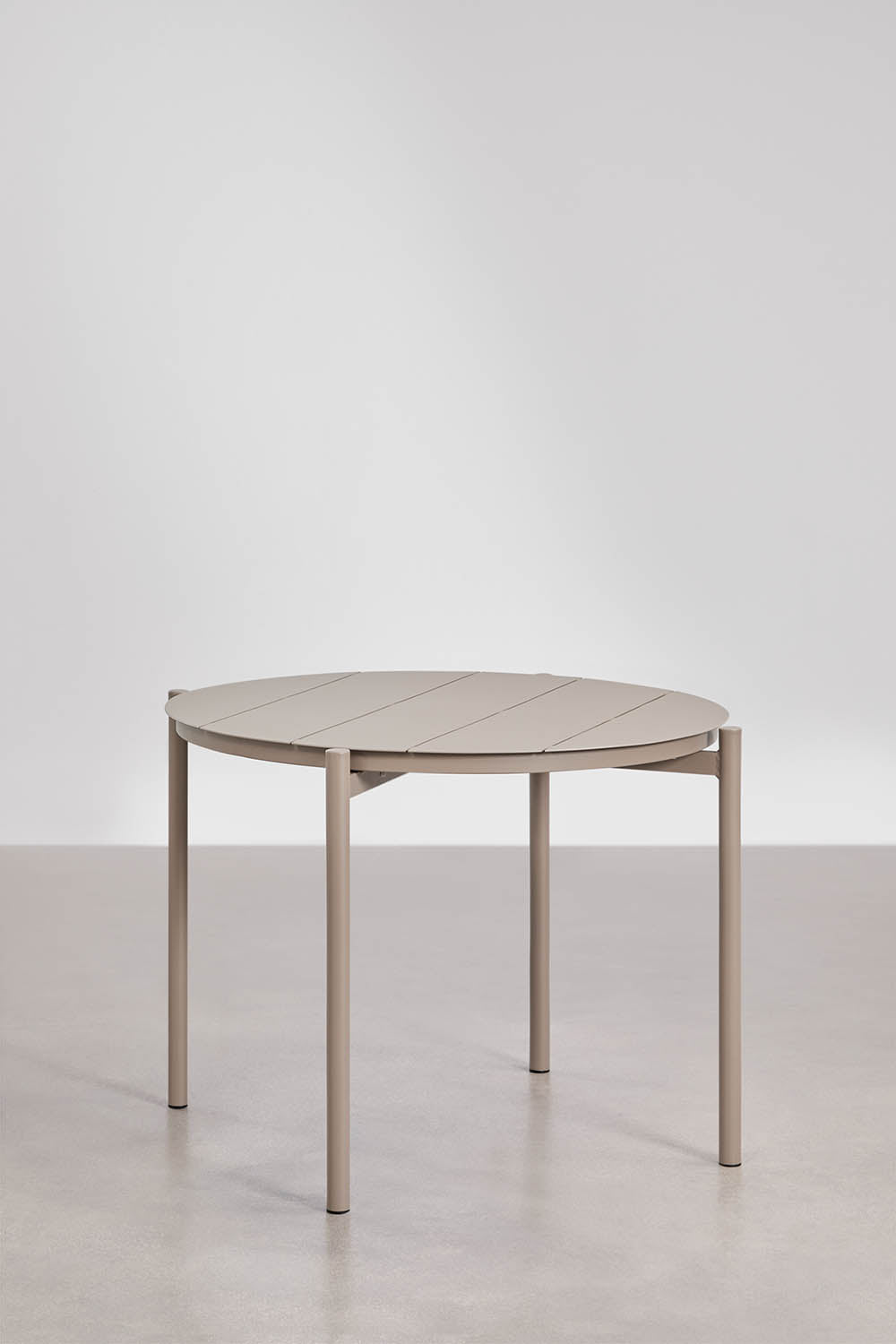 Set de table ronde Ø110 cm en aluminium Elton et 4 chaises de jardin empilables en polypropylène Ivor
