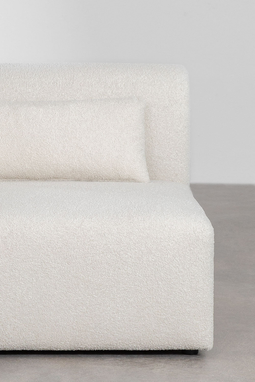 Canapé modulaire 2 pièces avec 2 poufs triangulaires en tissu bouclette Borjan