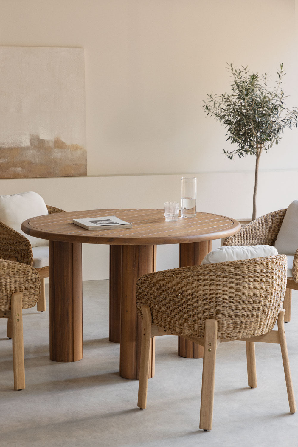 Table de salle à manger ronde en bois d'acacia Ginara