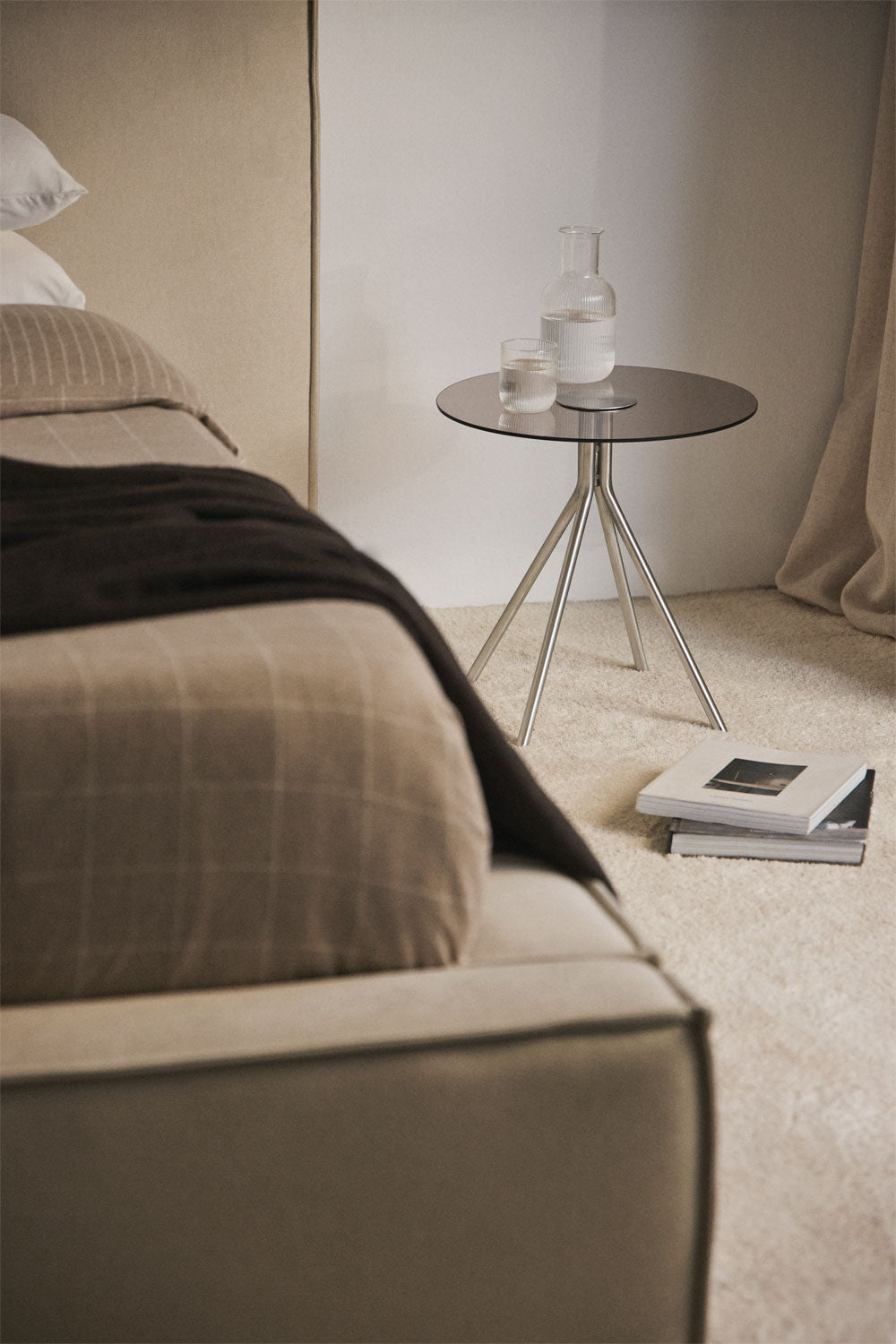 Table de chevet en acier inoxydable et verre trempé Itsoro