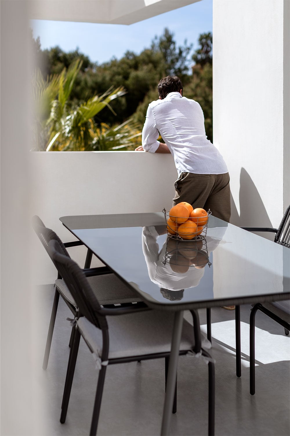Table de jardin rectangulaire 160x90 cm en verre Arhiza
