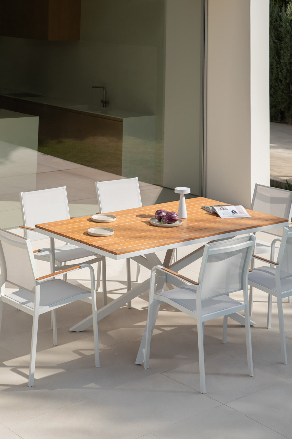 Table de jardin rectangulaire 180x100 cm en bois d'eucalyptus et aluminium Archer